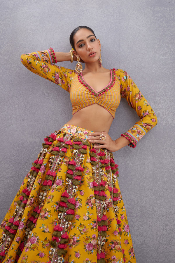 Sunehra Tasneem Lehenga Set