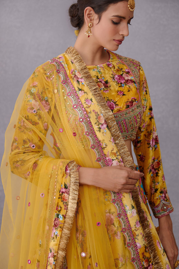 Sunehra Makhmal Kiranpreet Lehenga Set