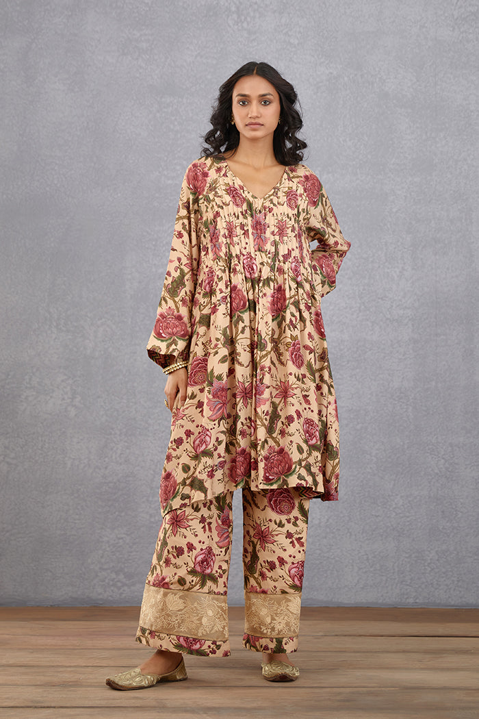 Sale- Kasturi Nazam Kurta Set