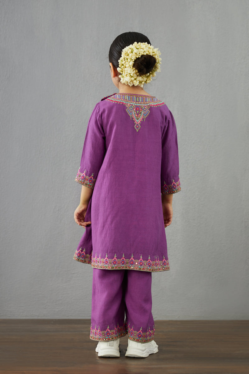 Sale-Jamuni Saheba Kurta Set