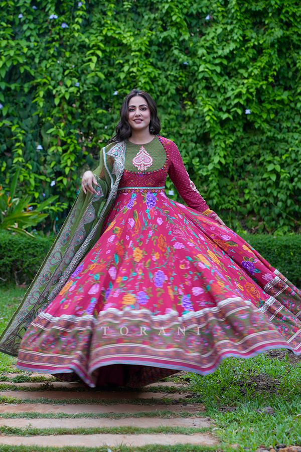 Hina Khan in DIL SURKH NIMAT ANARKALI SET