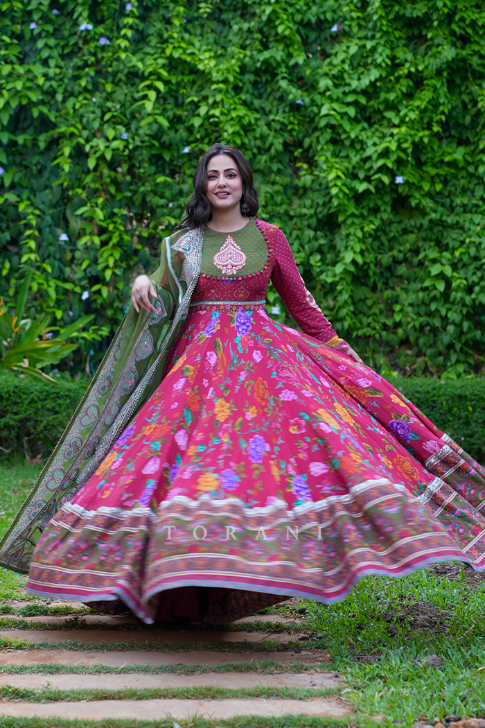 Hina Khan in DIL SURKH NIMAT ANARKALI SET