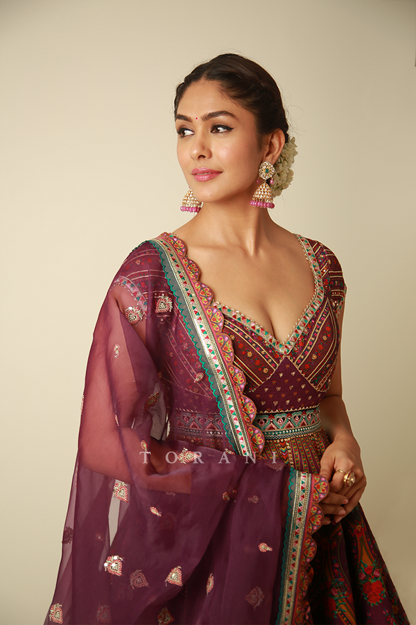 Mrunal Thakur DIL KUSHA ZAIBA ANARKALI SET