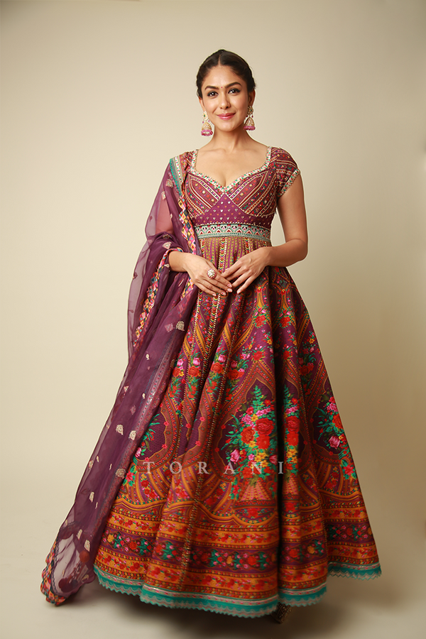 Mrunal Thakur DIL KUSHA ZAIBA ANARKALI SET