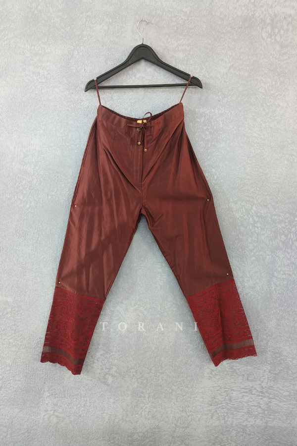 Sale-Surkh Kalidaar Paavni Pants